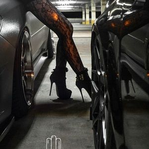 6" platform heel booties